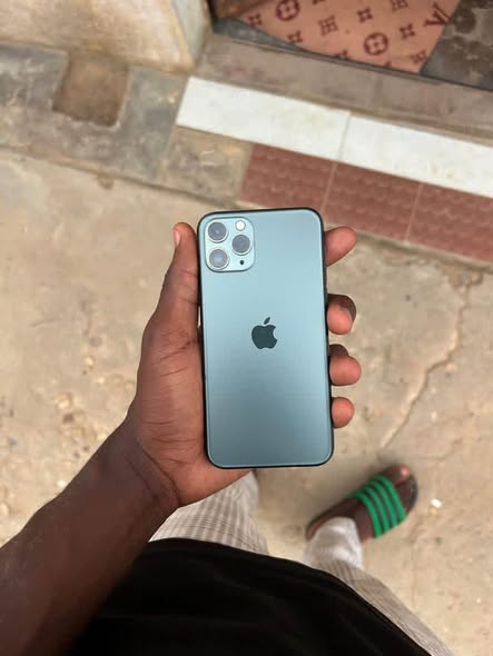 iPhone 11 Pro 64go à vendre