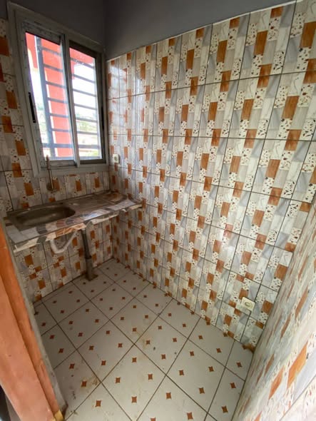 Chambre moderne à louer à Ngousso