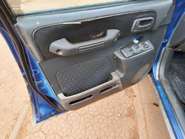TOYOTA RAV4 ancien modèle 99 à vendre