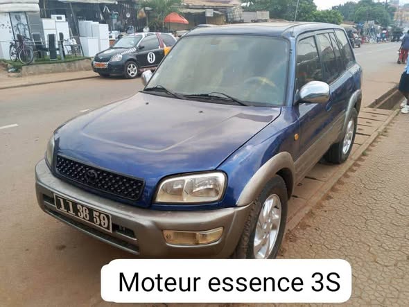 TOYOTA RAV4 ancien modèle 99 à vendre