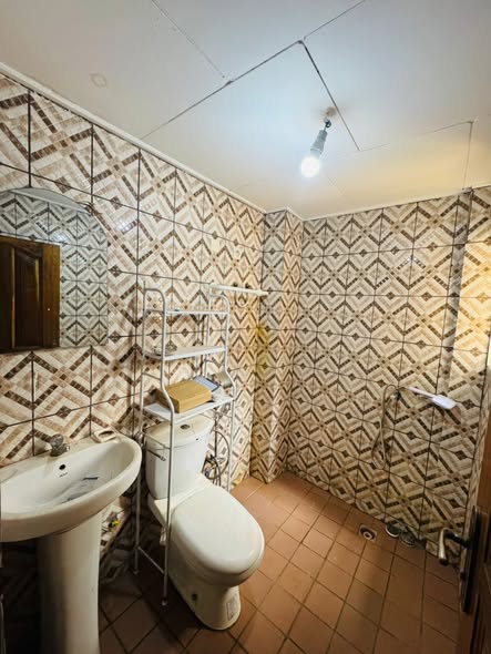 Studio moderne à louer à Mendong