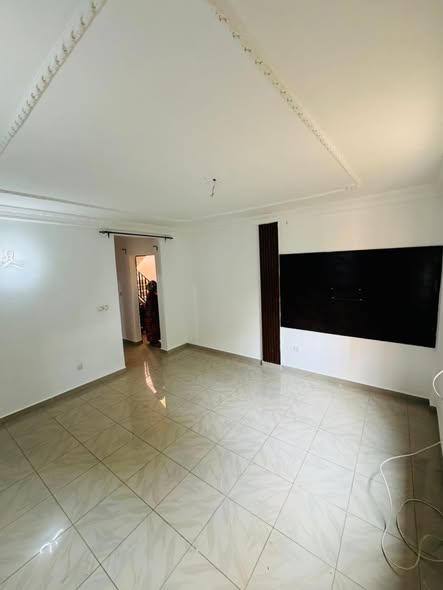 Studio moderne à louer à Mendong