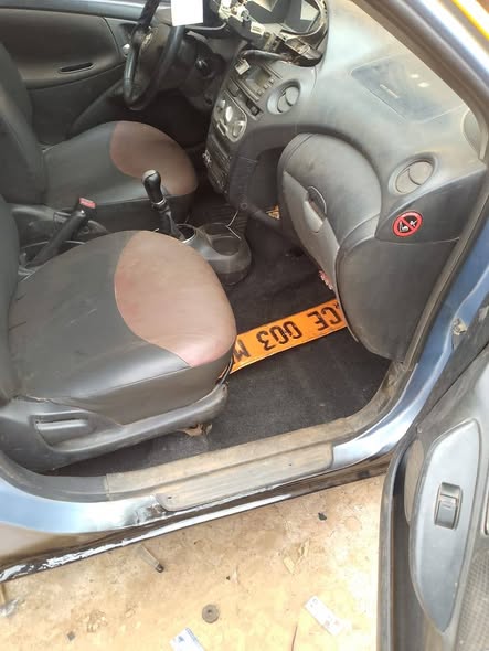 YARIS TAXI hyper propre