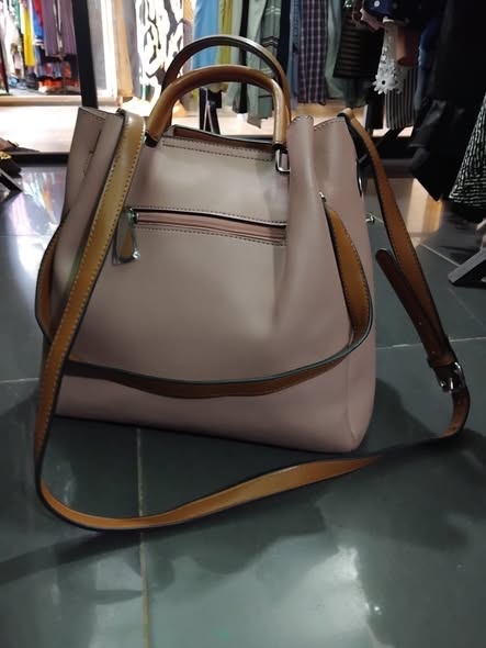 Très beaux sacs à main dame