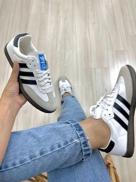 Grand arrivage de chaussures