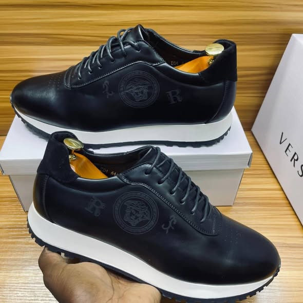 Chaussures disponibles en tailles 40 à 46