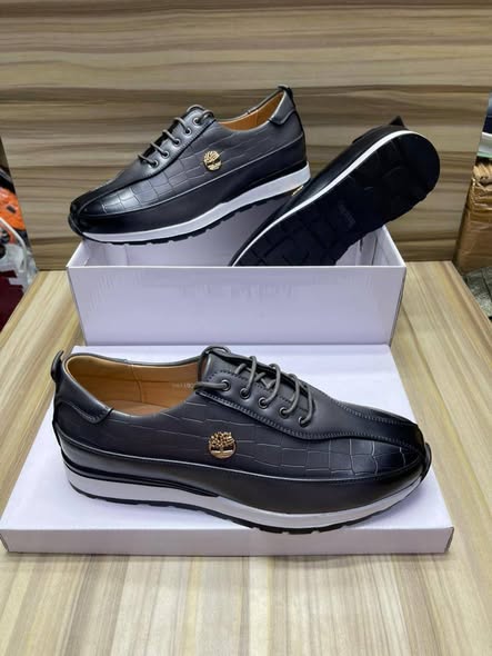 Chaussures disponibles en tailles 40 à 46
