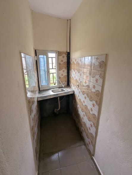 Studio moderne à louer à Obobogo