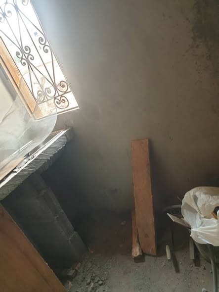 Vaste chambre moderne nouvellement construite