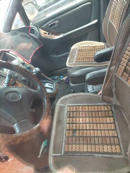 Lexus automatique à vendre urgent