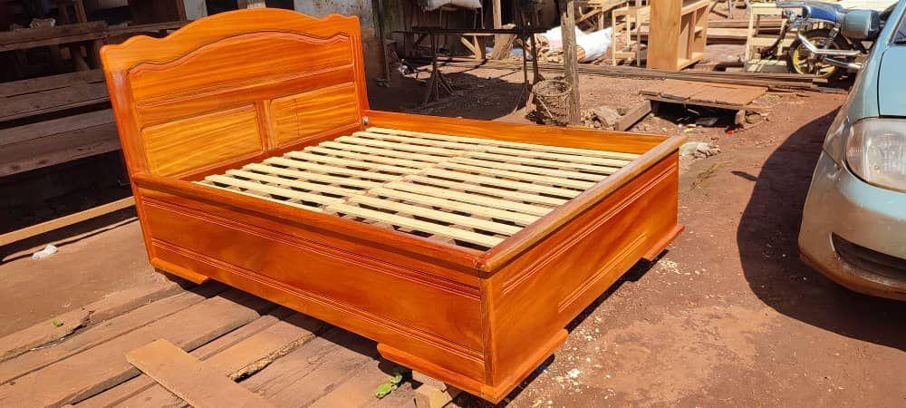 Lit en bois à vendre