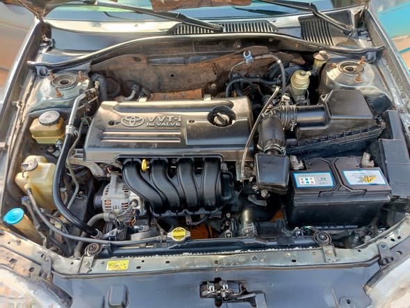 Avensis lift back année 2002 full option