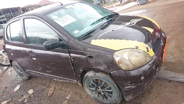 Cho cho Yaris sur Douala