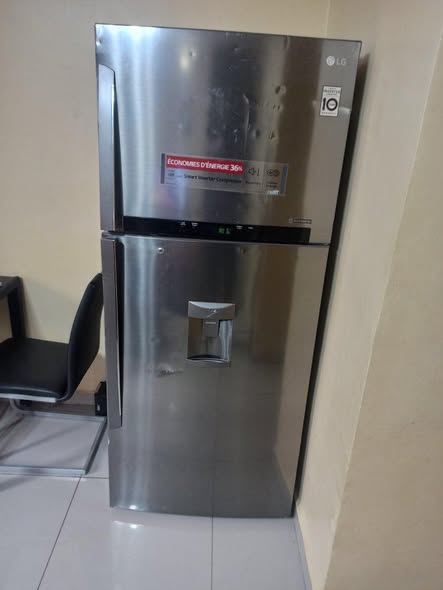 Vente de meubles et appareils électroménagers