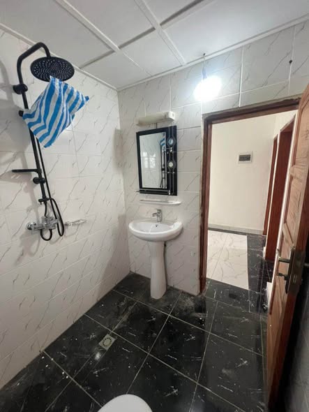 Studio modern à louer à efoulan