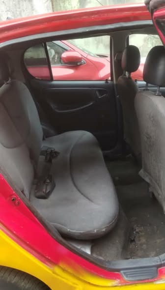 Toyota Yaris 2002 Essence Manuel