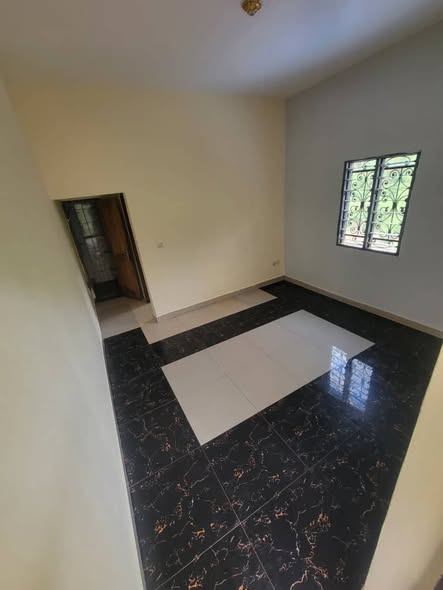 Studio moderne à louer à YDE Ngousso