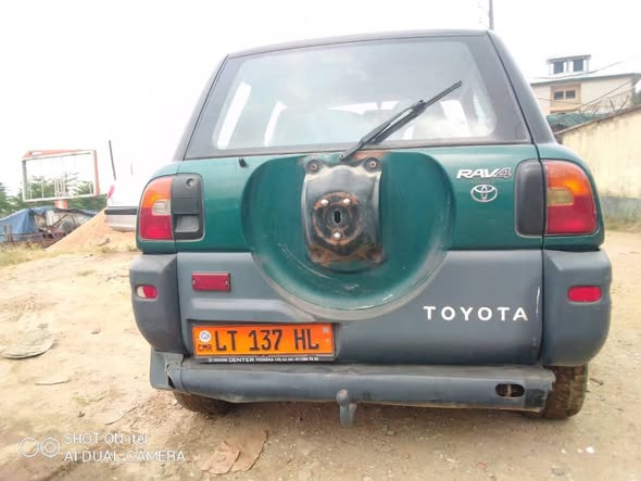 Vente flash Toyota RAV4 1999 essence