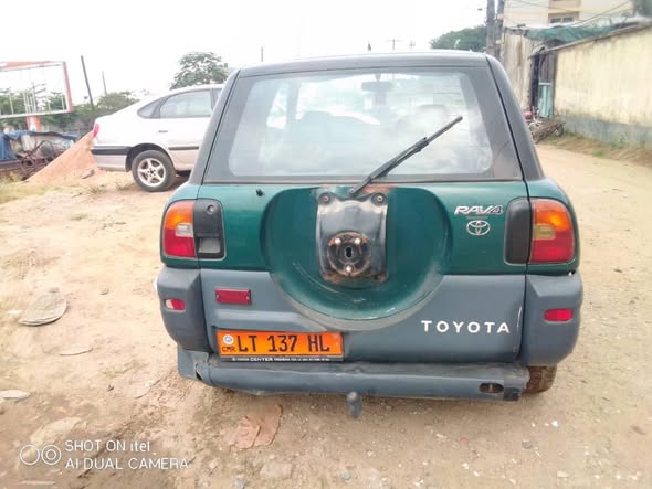 Vente flash Toyota RAV4 1999 essence