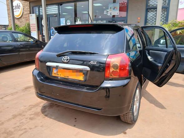 Toyota Allex 2006 essence automatique