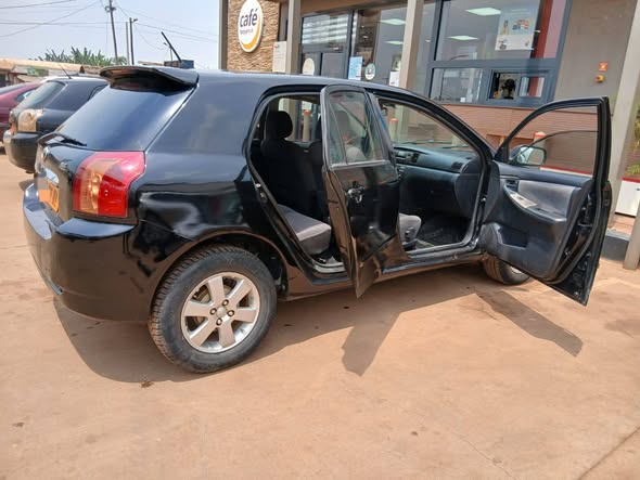 Toyota Allex 2006 essence automatique
