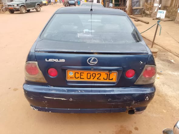 Voiture à vendre avec petite panne
