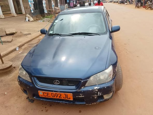 Voiture à vendre avec petite panne