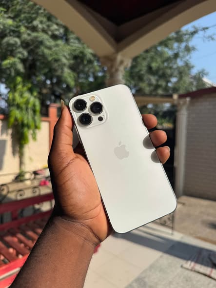 iPhone 256GB with 84% Battery