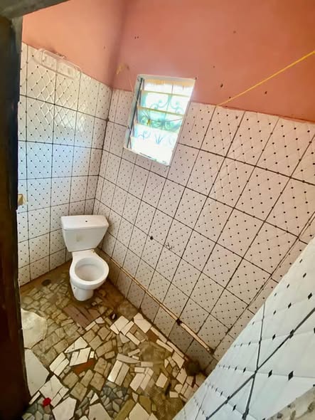 Chambre moderne à louer à Mendong