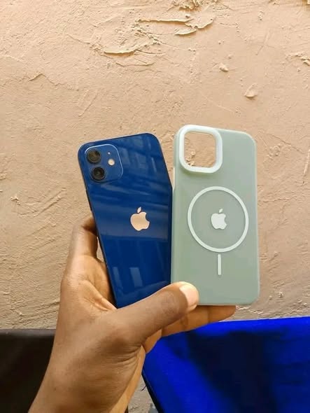 iPhone 12 simple à vendre