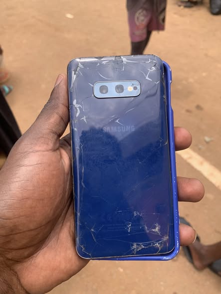 Samsung Galaxy S10e à vendre