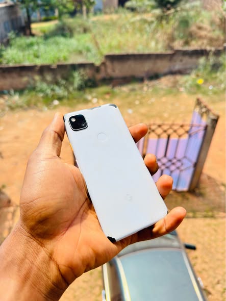Vente Pixel 4a avec légère fissure