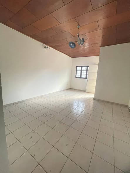 Appartement moderne à louer à Biyem Assi