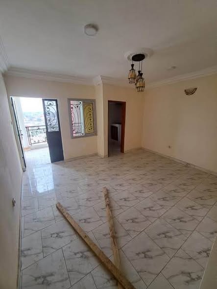 Studios modernes à Nkoabang