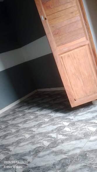 Studio moderne à louer à simbock dépôt de bois
