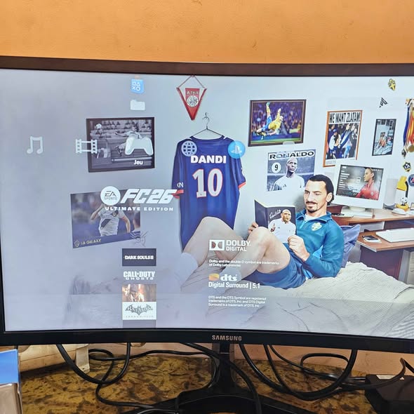 PlayStation avec accessoires à vendre