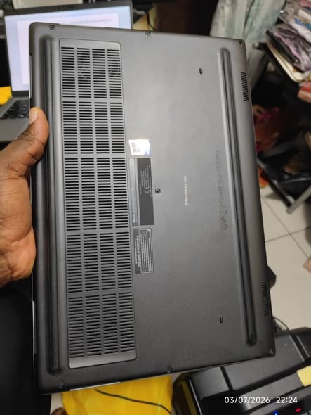 Dell core i5 9em génération