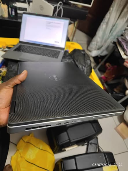 Dell core i5 9em génération