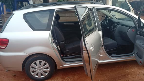 Toyota Avensis Verso avec chauffeur