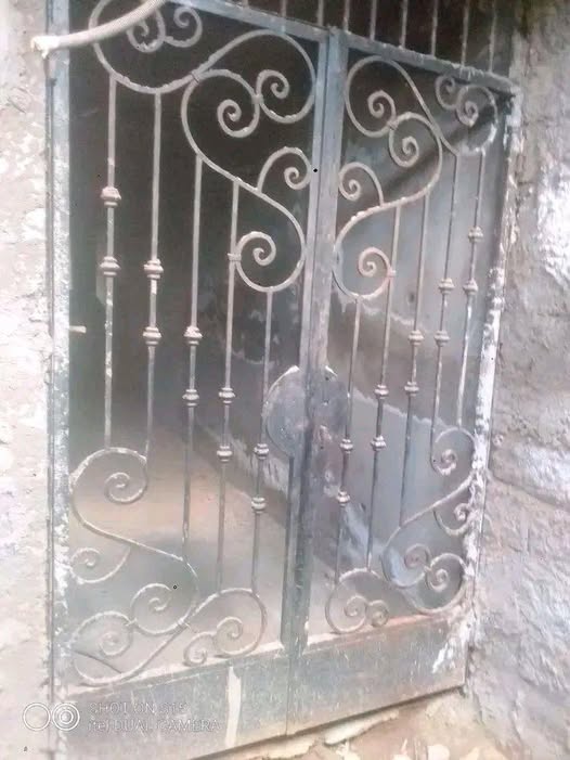 Porte en fer à vendre
