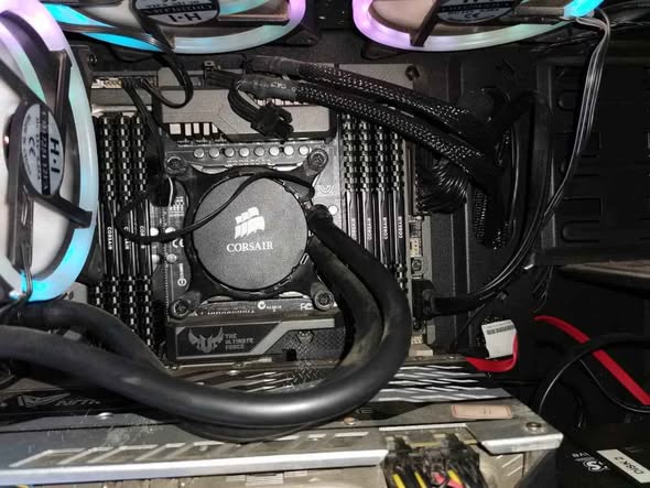 STATION DE TRAVAIL / PC GAMER HAUT DE GAMME