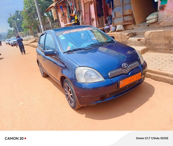 Chocho Yaris model sport 2003