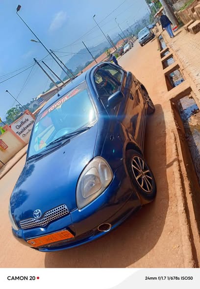 Chocho Yaris model sport 2003