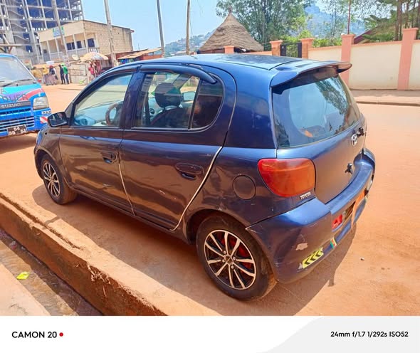 Chocho Yaris model sport 2003