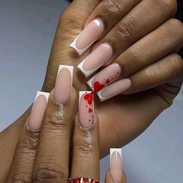 Sublimez vos doigts à 2000f chez Nadty Nails