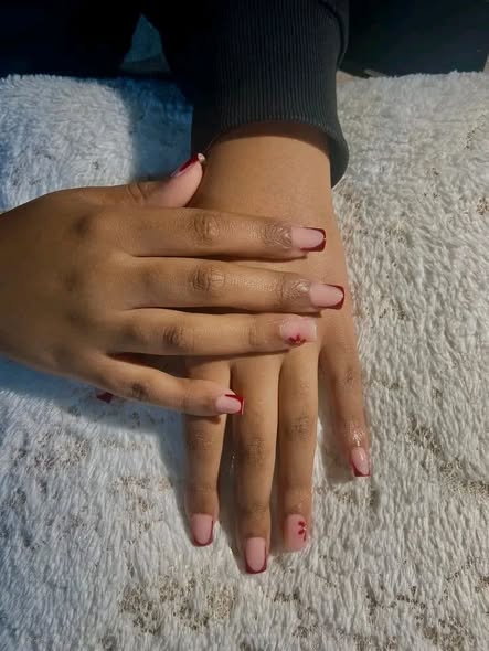 Sublimez vos doigts à 2000f chez Nadty Nails