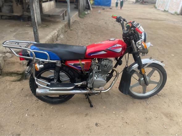 Moto à vendre avec facture