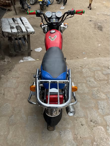 Moto à vendre avec facture