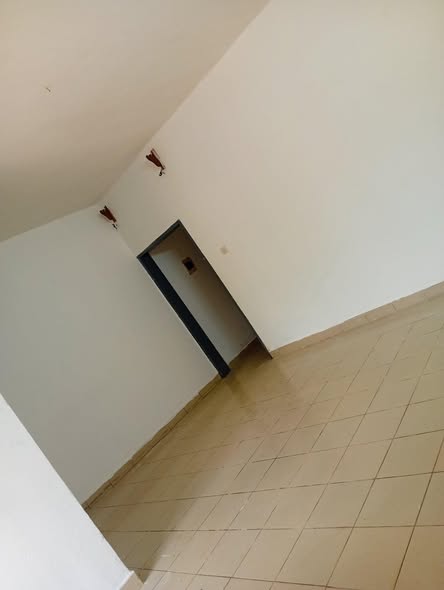 Studio moderne à louer à Nsam escale
