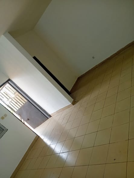 Studio moderne à louer à Nsam escale
